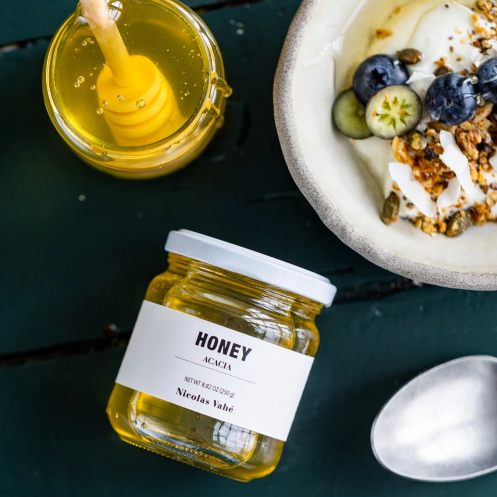 Miód akacjowy, Nicolas Vahé