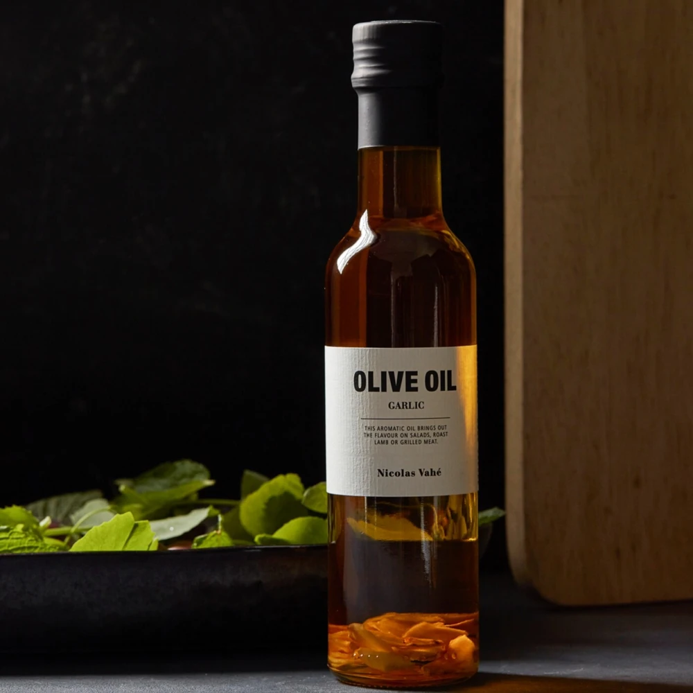 Oliwa z oliwek z czosnkiem, Nicolas Vahé