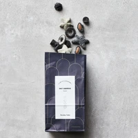 Lukrecja solona, Nicolas Vahé