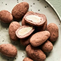 Migdały pokryte czekoladą i kakao, Nicolas Vahé