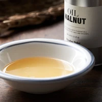 Olej z orzecha włoskiego, Nicolas Vahé