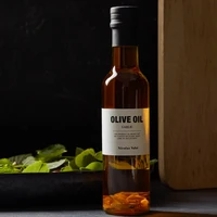 Oliwa z oliwek z czosnkiem, Nicolas Vahé