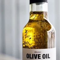 Oliwa z oliwek z rozmarynem, Nicolas Vahé