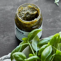 Pesto z bazylią i serem parmezanem, Nicolas Vahé 