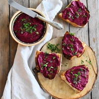 Pasta z buraków i słonecznika