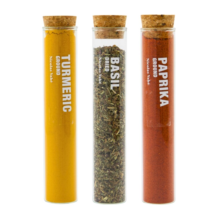 Przyprawy, bazylia, papryka chili, kurkuma Nicolas Vahé